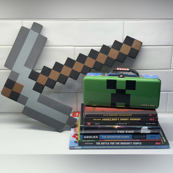 Minecraft book bundle - Picture 2 of 2